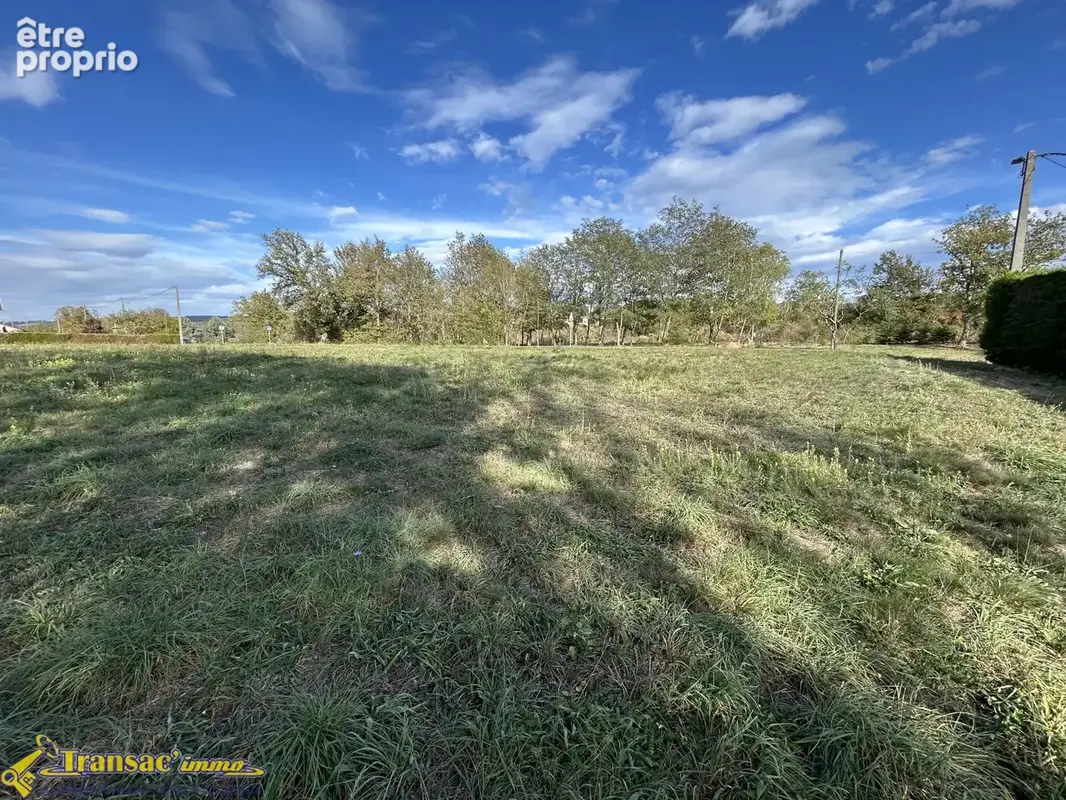 Terrain 3600m2 dont 1750m2 en zone constructible - photo 2