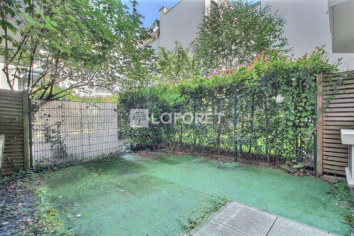 Appartement à vendre à Suresnes 2 pièces avec jardin privatif, terrasse et parking Résidence récente - photo 12