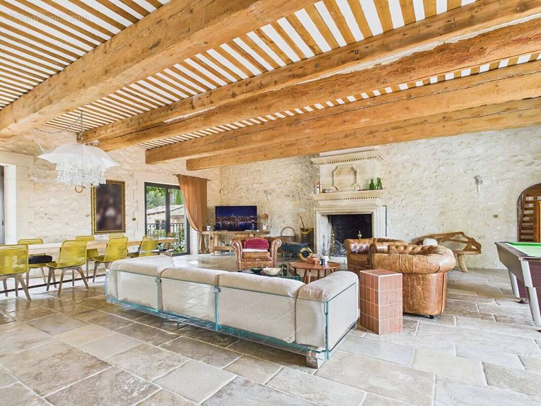 A Vendre : Mas en pierre avec piscine à Molleges - photo 13