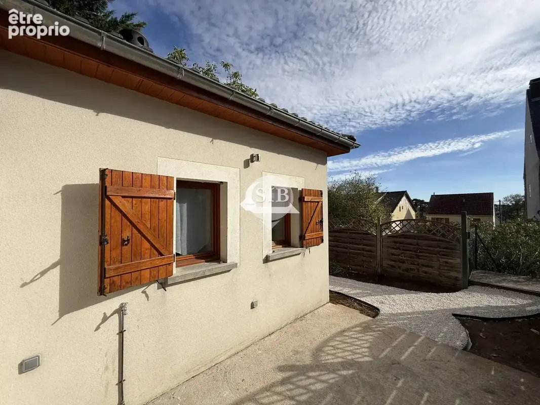 Maison 1 pièce 18 m² à vendre à La Ville-Du-Bois (91620) - photo 3