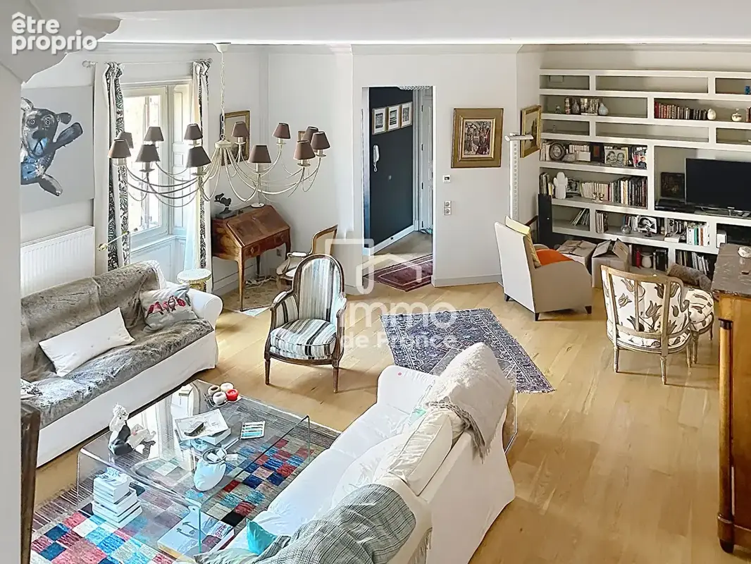 Appartement Bourg En Bresse 5 pièce(s) 155 m2 avec GARAGE + stationnement - photo 3