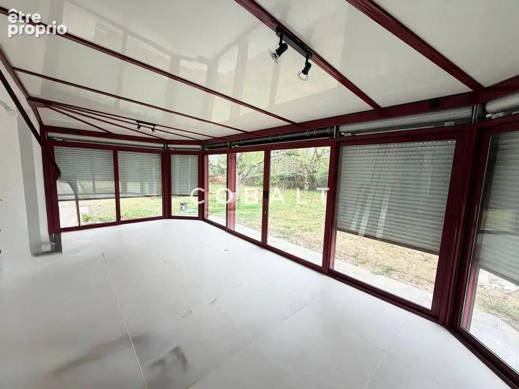 Maison familiale rénovée aux volumes généreux dans un cadre paisible. - photo 8