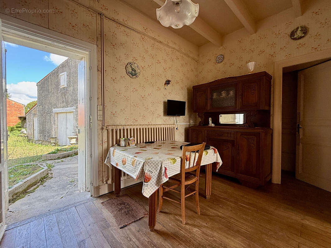 Maison à SAINT-PORCHAIRE