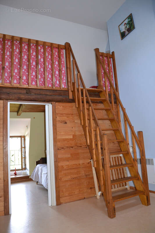 Maison à SAINT-SAUVES-D'AUVERGNE