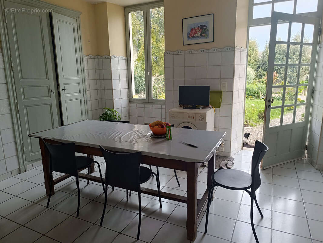 Maison à BARBEZIEUX-SAINT-HILAIRE