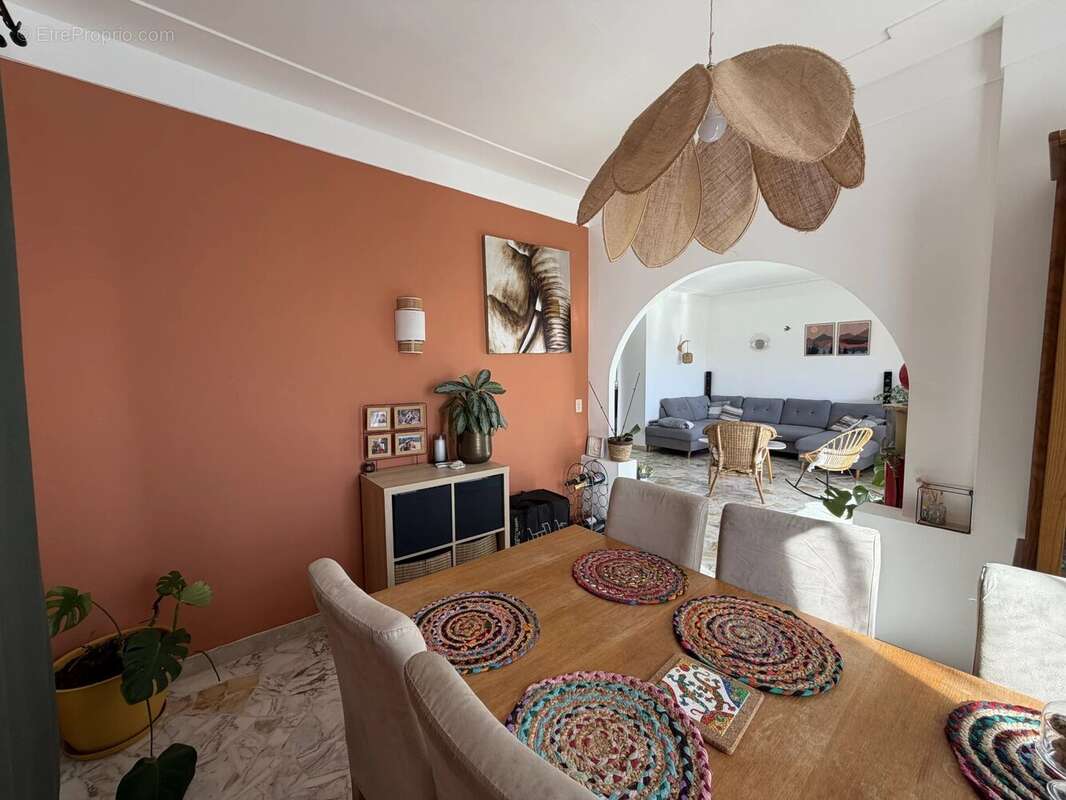 Appartement à BERRE-LES-ALPES