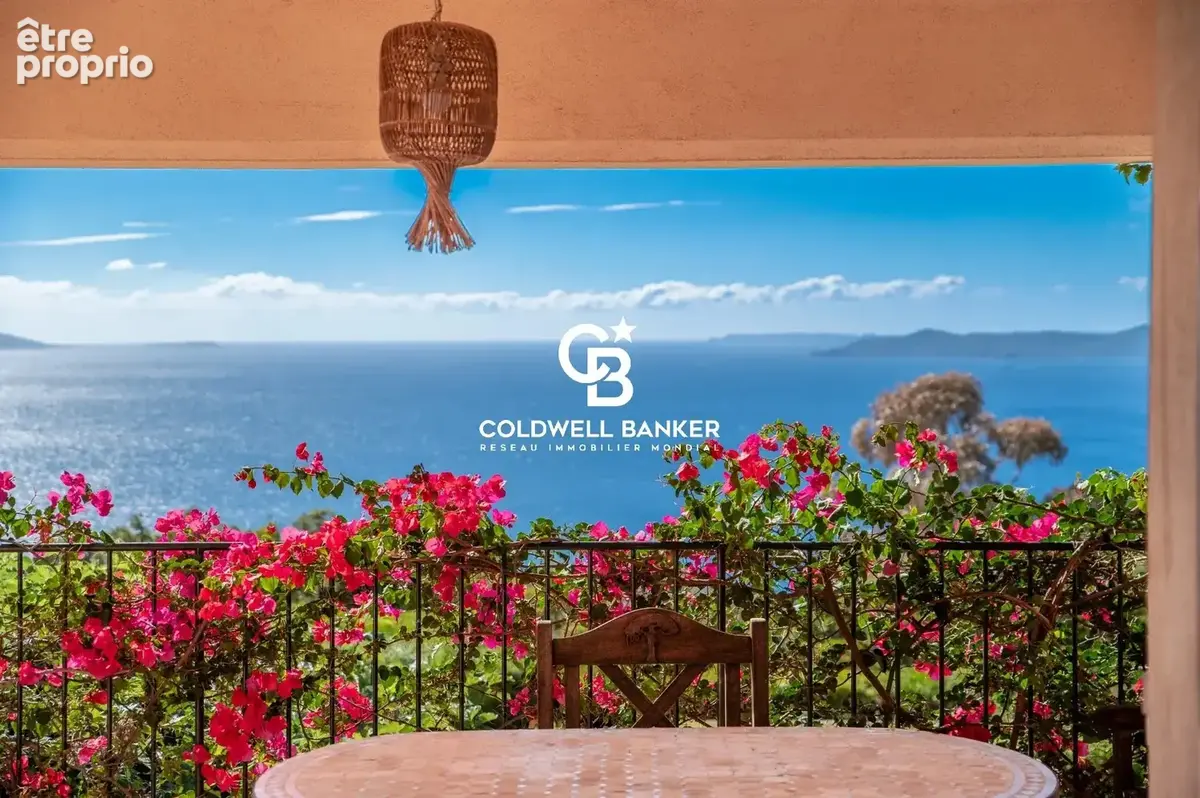Villa de charme avec vue mer panoramique et piscine – Un cadre de vie privilégié - photo 2