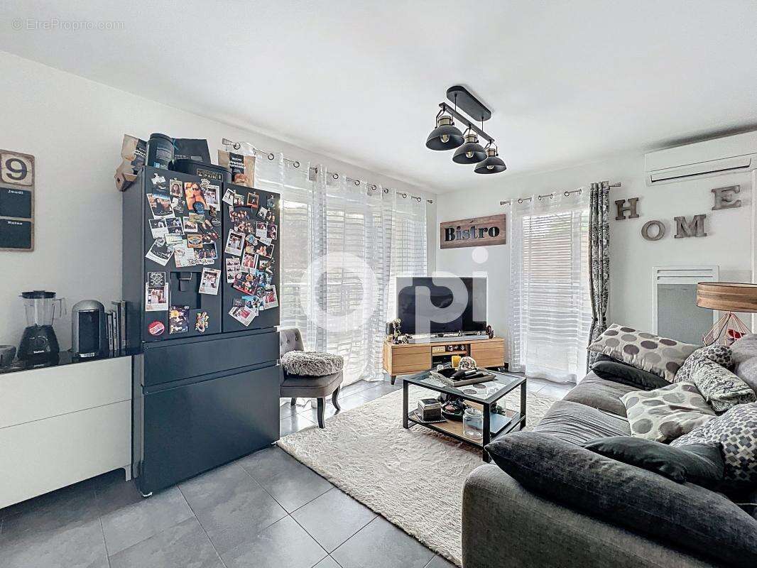 Appartement à ROQUEBRUNE-SUR-ARGENS