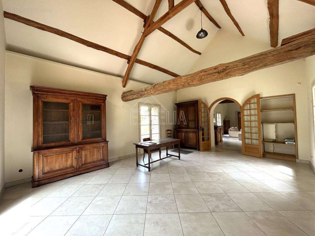Propriété de caractère 12 pièces 638 m² avec piscine, dépendances équestres et parc de 1,4 ha à Villegats - photo 8