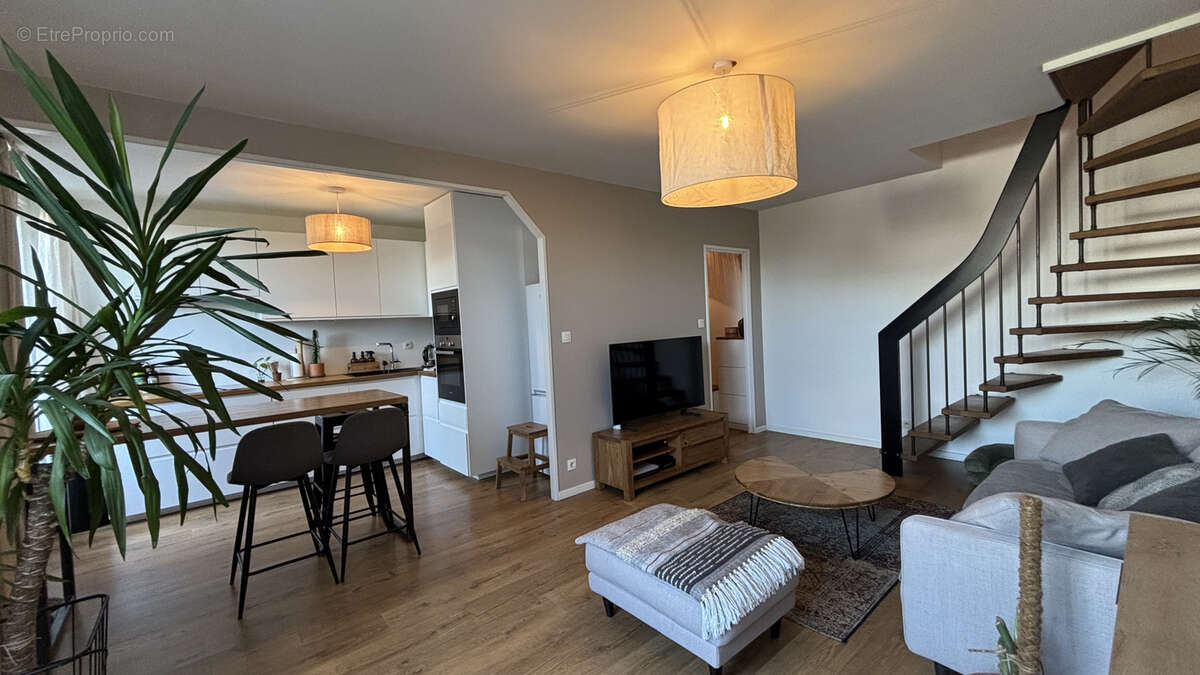 Appartement 66 m² à Meythet  - photo 2