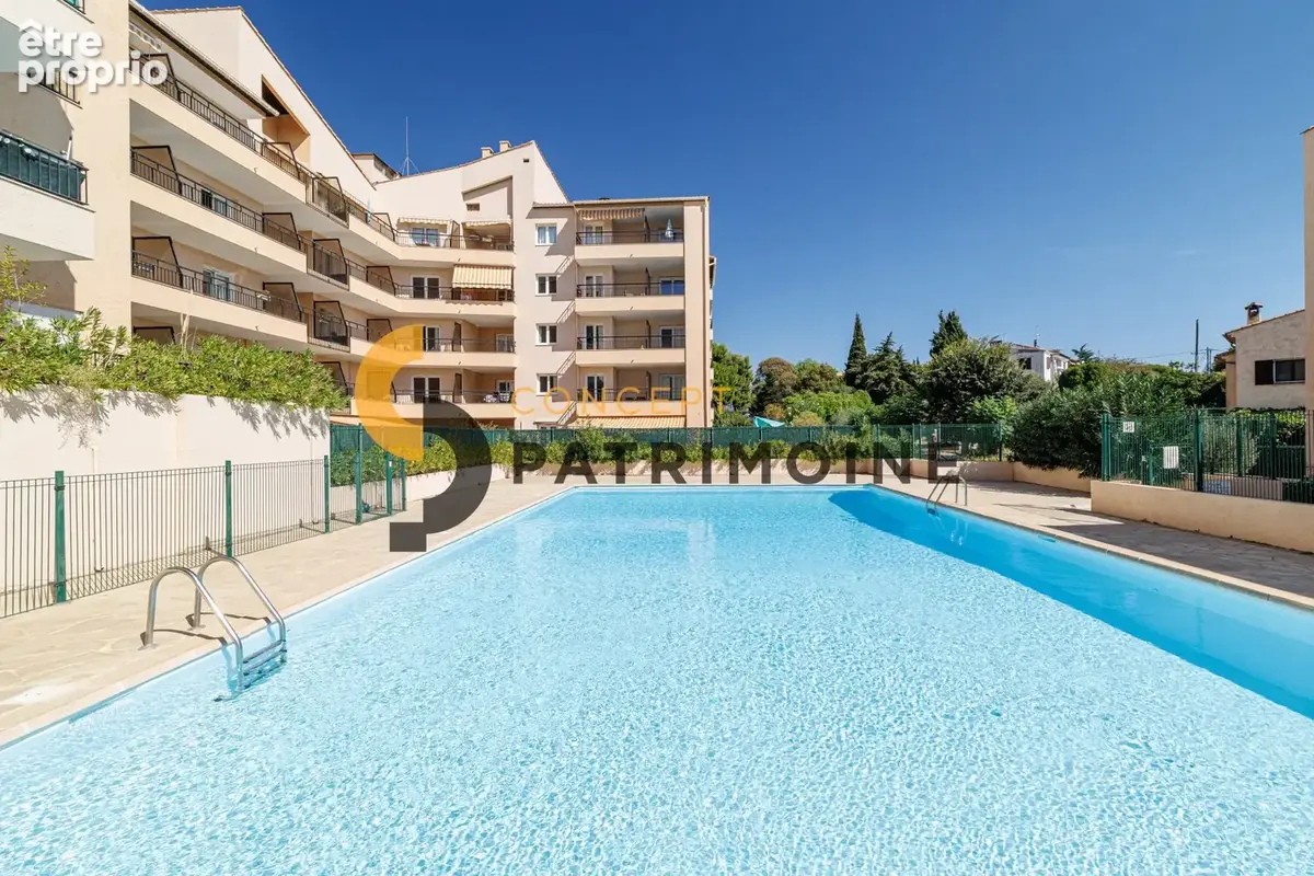 Appartement à SAINT-LAURENT-DU-VAR