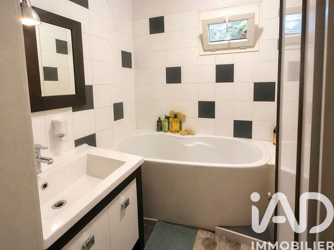 Appartement 82 m² à Salon-De-Provence  - photo 4