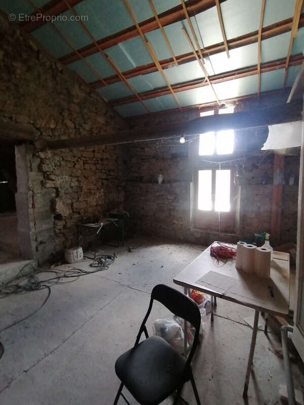Maison de village avec jardin à Mouthoumet Gros Travaux à prévoir - photo 4