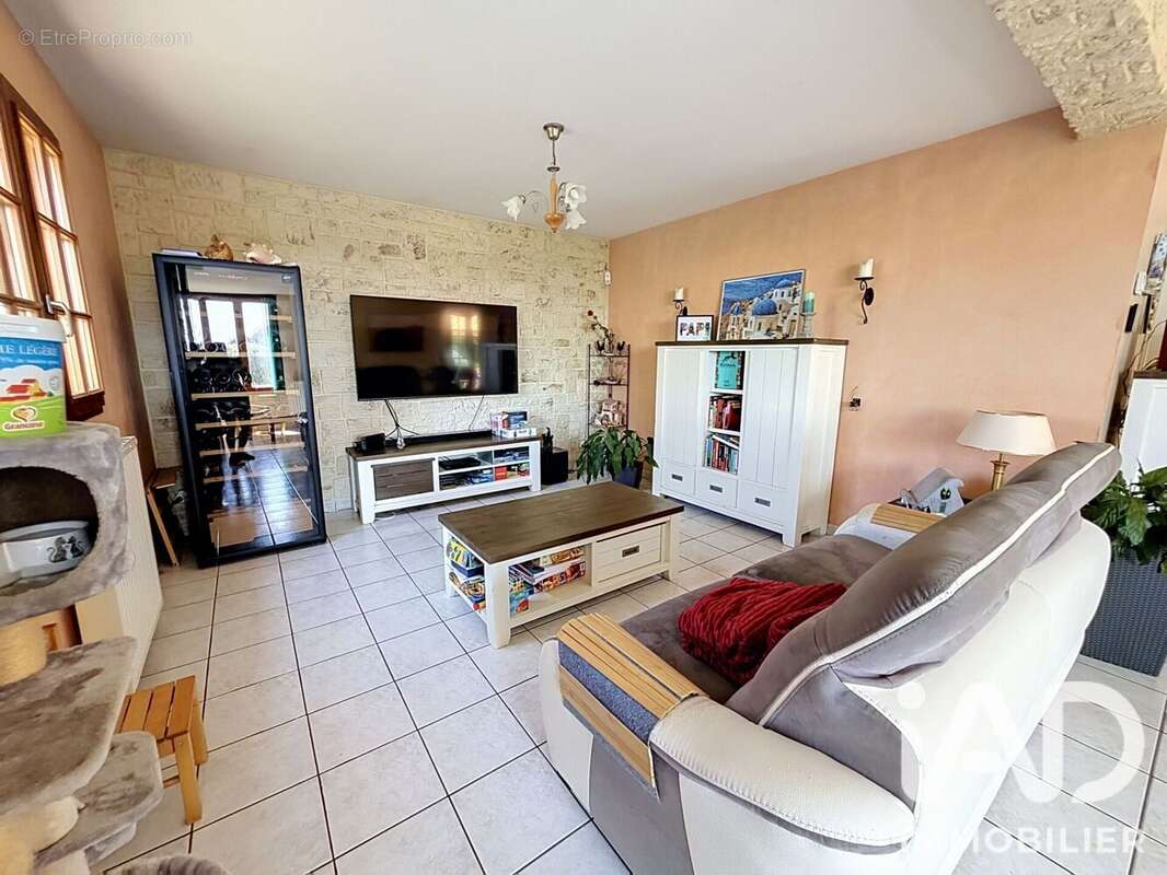 Maison 134 m² à Saint-Nicolas-De-La-Taille  - photo 6
