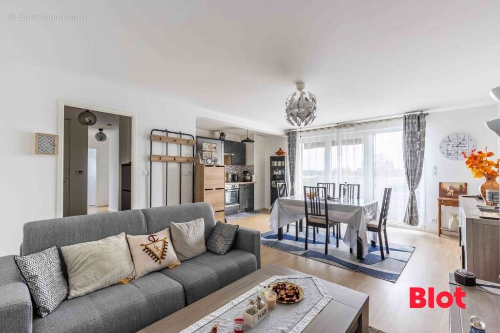 Appartement à VEZIN-LE-COQUET