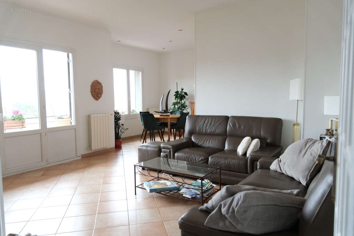 Appartement à MARSEILLE-8E