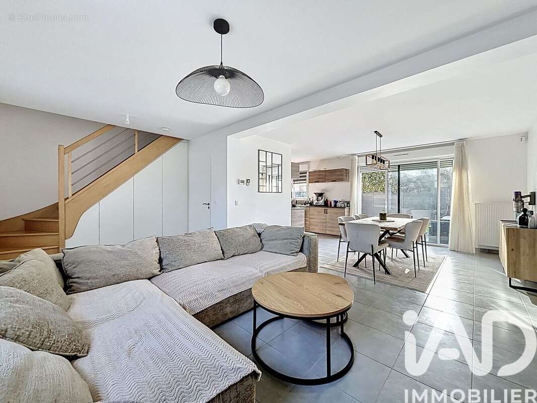 Photo 2 - Maison à GRETZ-ARMAINVILLIERS