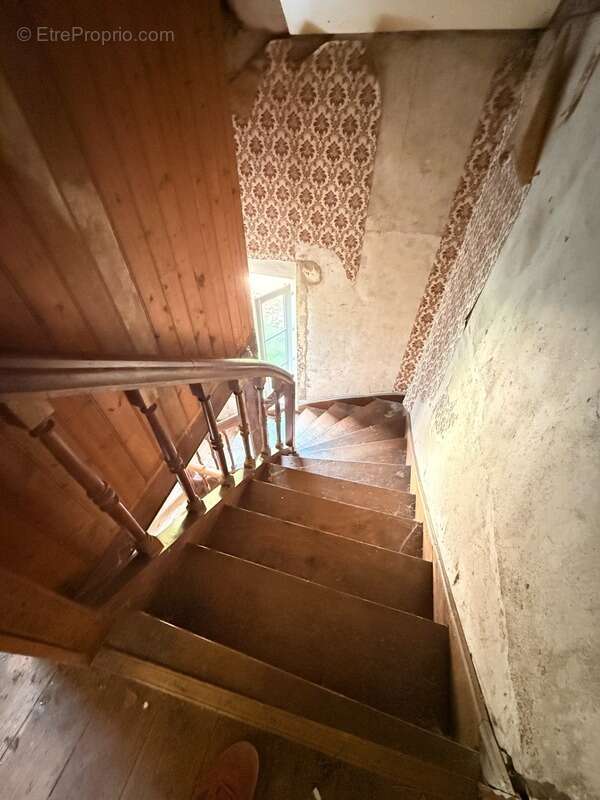 Maison à LA CELLE-DUNOISE