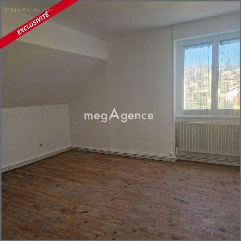 Maison à SAINT-CLAIR-DU-RHONE