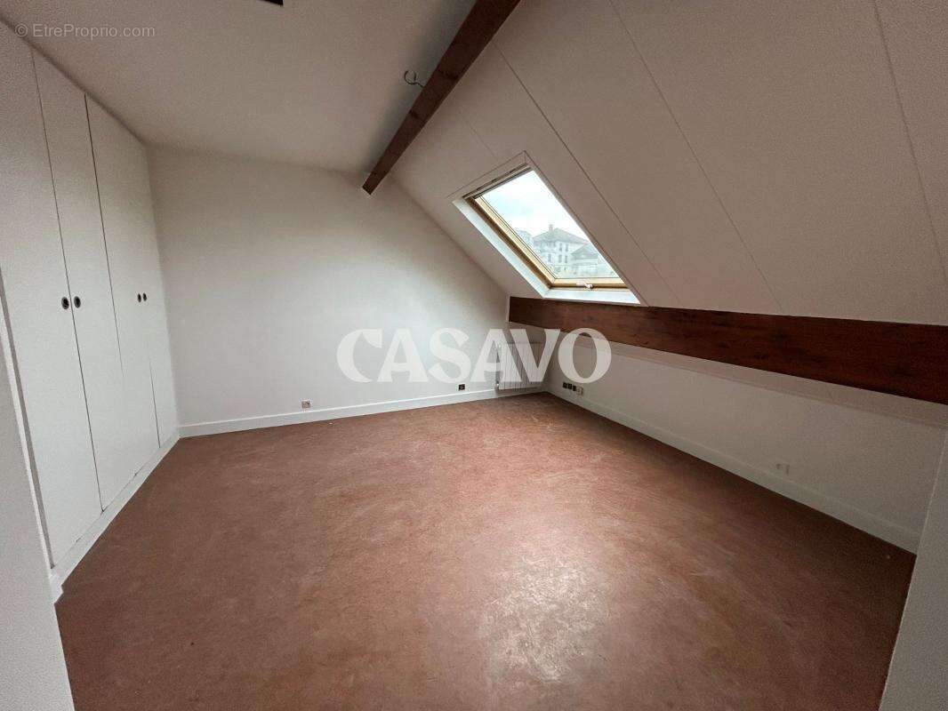 Appartement à CHARENTON-LE-PONT