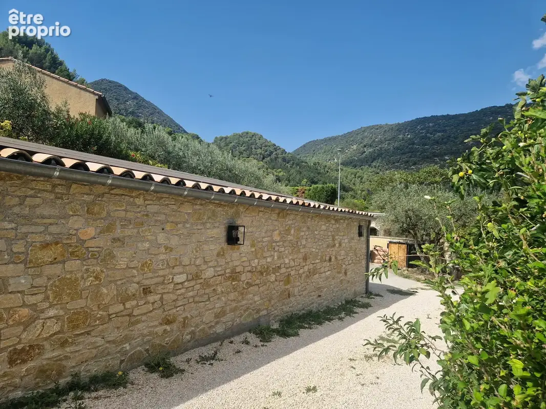 Villa avec piscine hors lotissement - photo 9