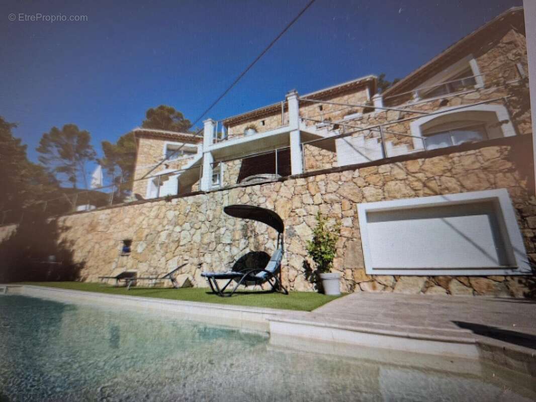 Maison à LE CANNET-DES-MAURES