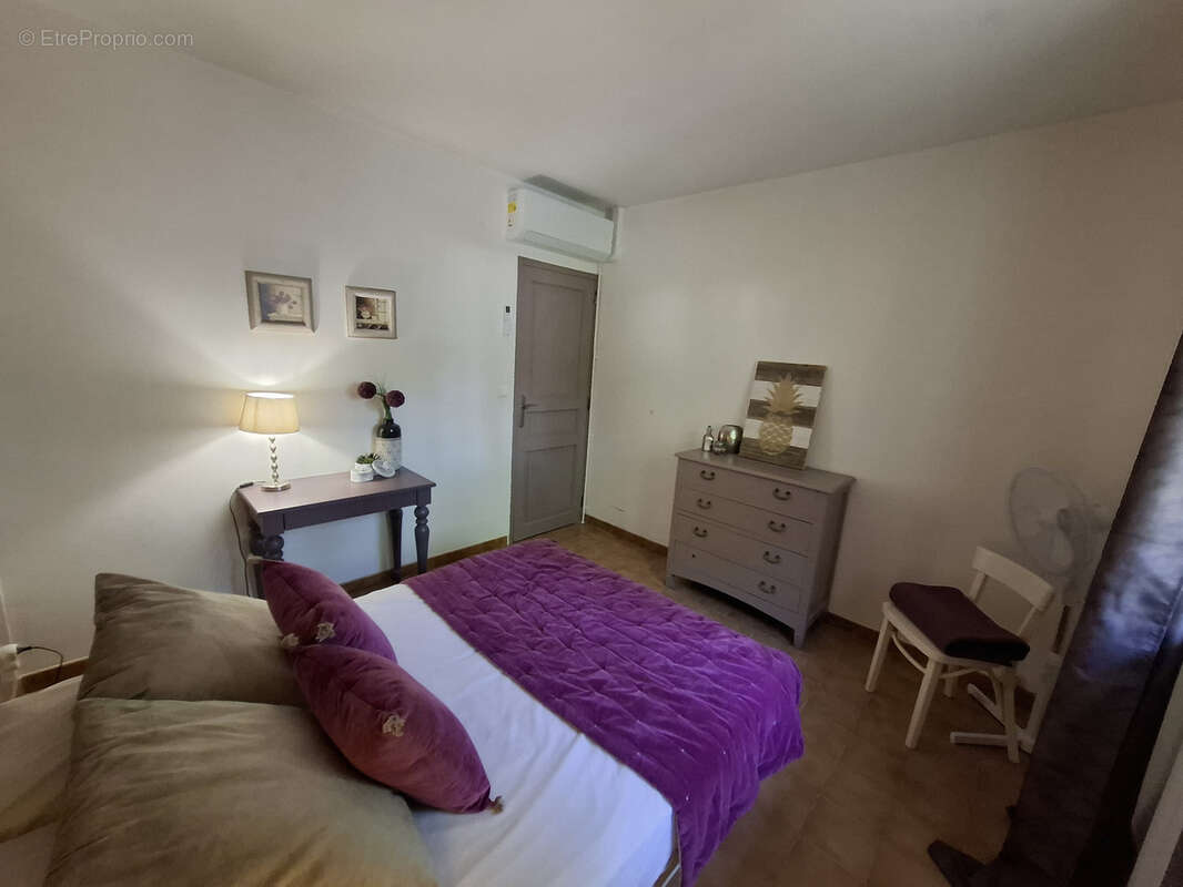 Maison à FONTVIEILLE