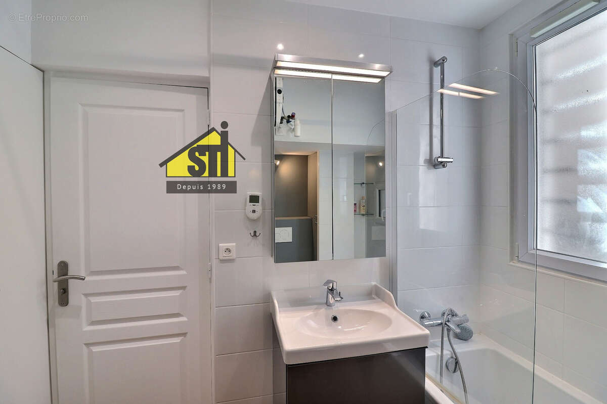Appartement à PARIS-14E