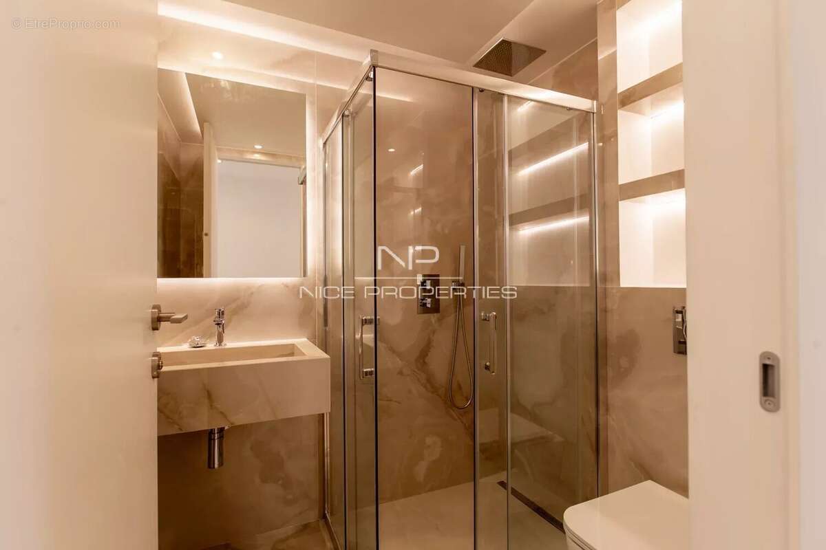 Appartement à ROQUEBRUNE-CAP-MARTIN