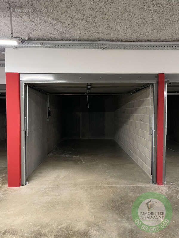 Appartement à LA TOUR-DE-SALVAGNY