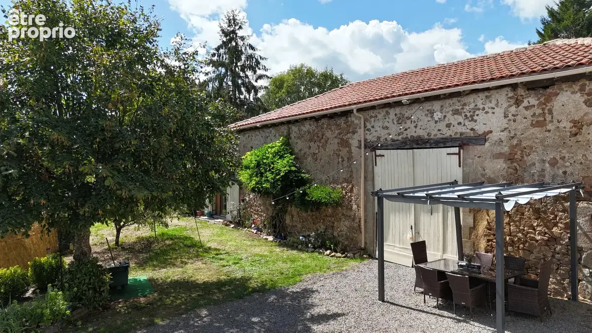 Ancien presbytère du XVIIIe siècle avec grange, piscine chauffée et jardins privés - photo 19