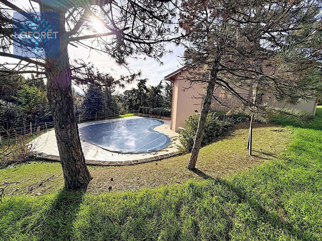 Maison à SAINT-GENIS-LAVAL