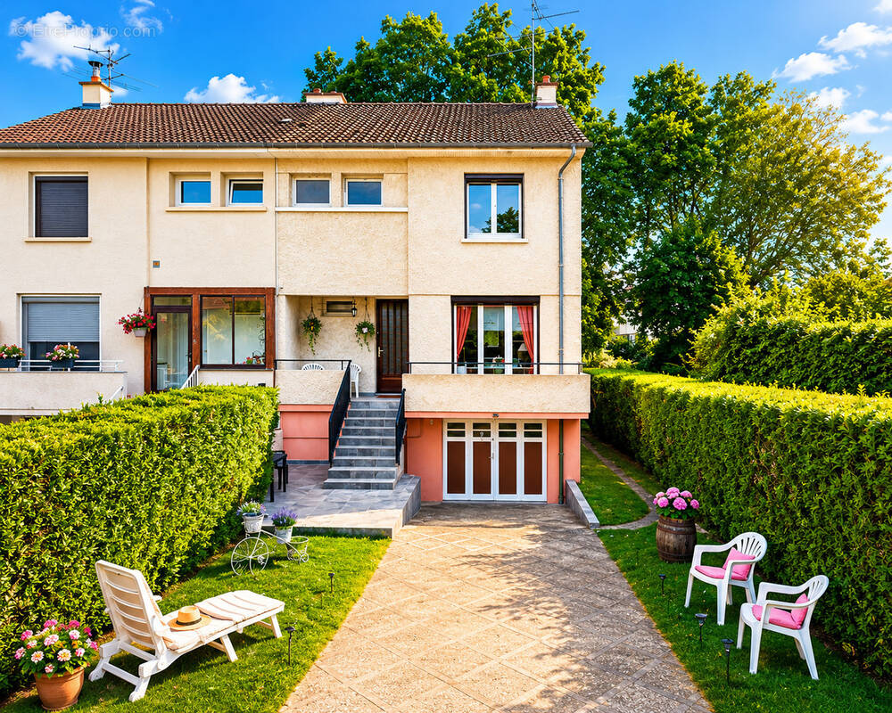 Maison à CRIMOLOIS