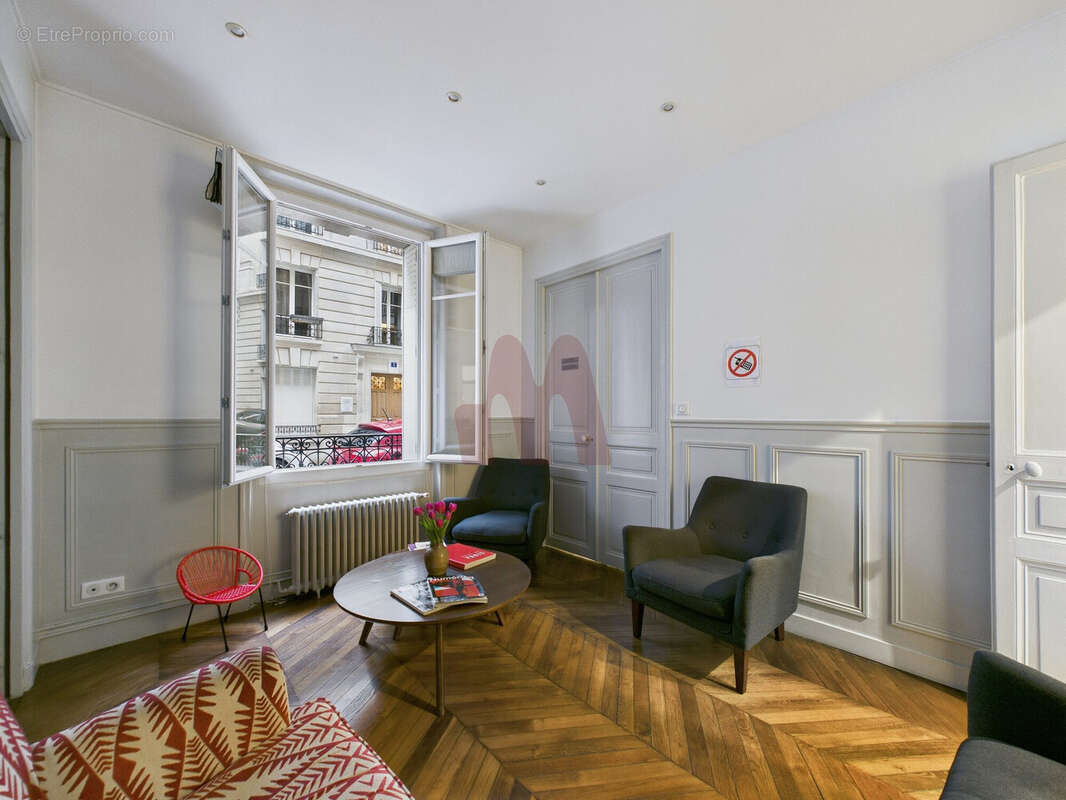 Appartement à PARIS-16E