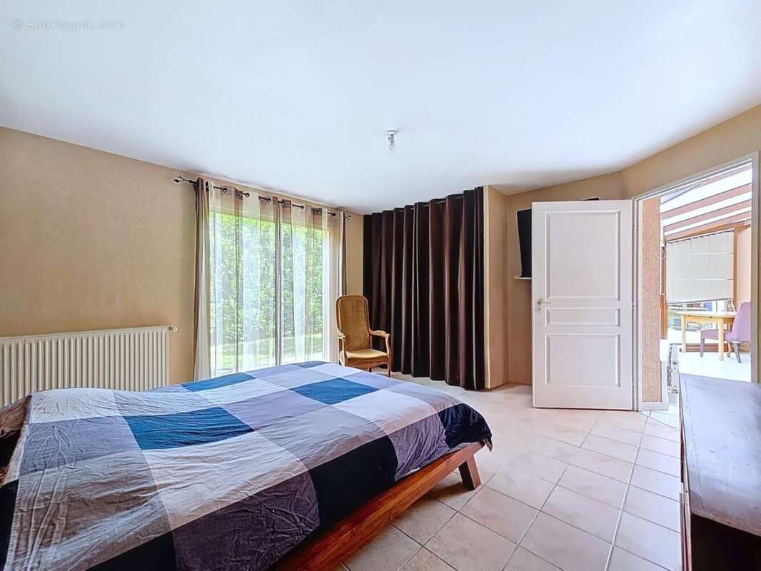 Photo 2 - Maison à CORBAS