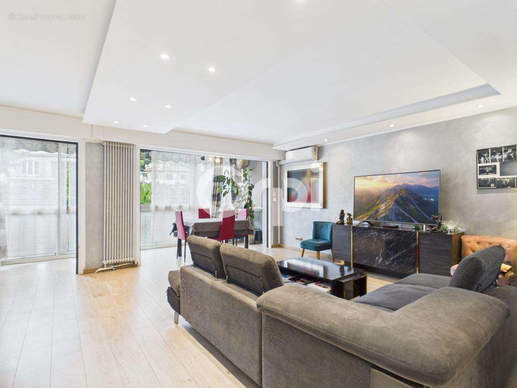 Appartement à MANDELIEU-LA-NAPOULE