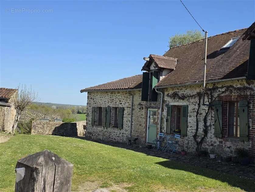 3 maisons rénovées avec 2 granges, 1km de Magnac Laval 87 - photo 3
