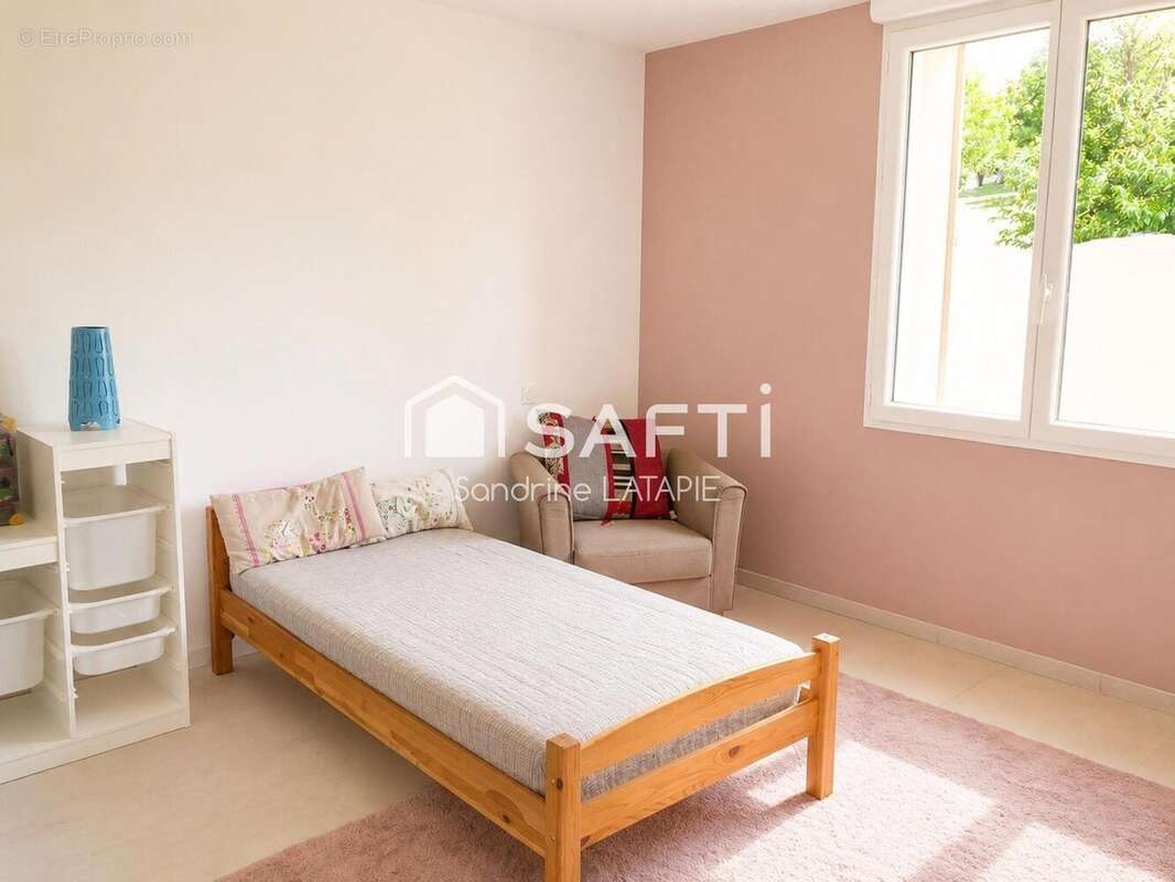 Maison 160 m² à Saint-Antonin-Noble-Val  - photo 8