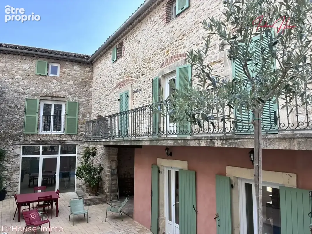 Maison à SAINT-HILAIRE-DE-BRETHMAS