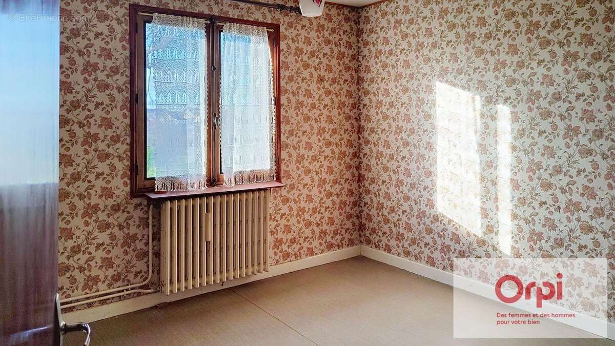 Maison à TERRASSON-LAVILLEDIEU