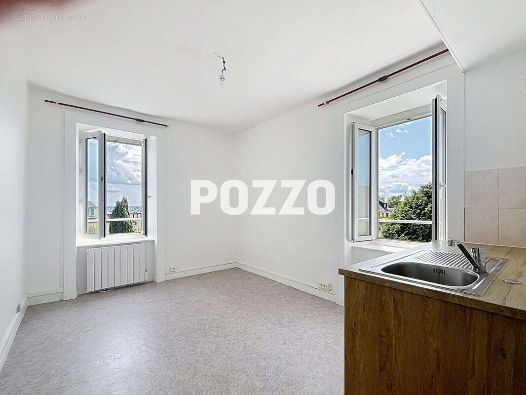 Appartement à DONVILLE-LES-BAINS