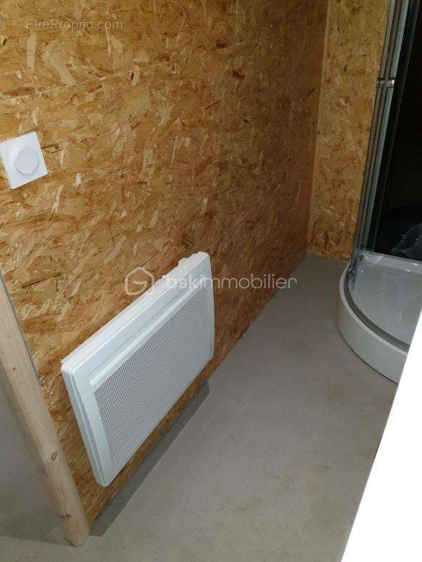 Commerce à COURLON-SUR-YONNE