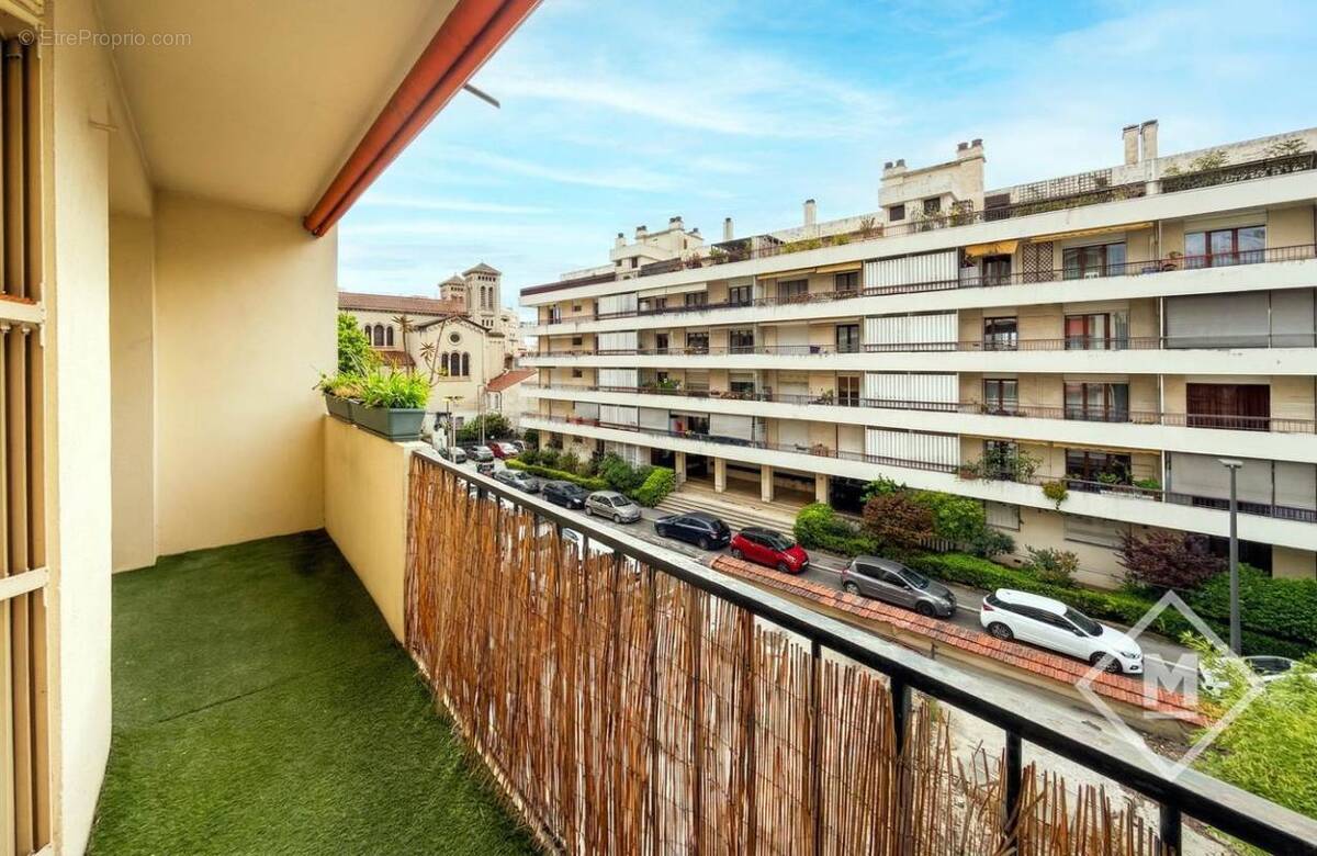 Appartement à MARSEILLE-4E