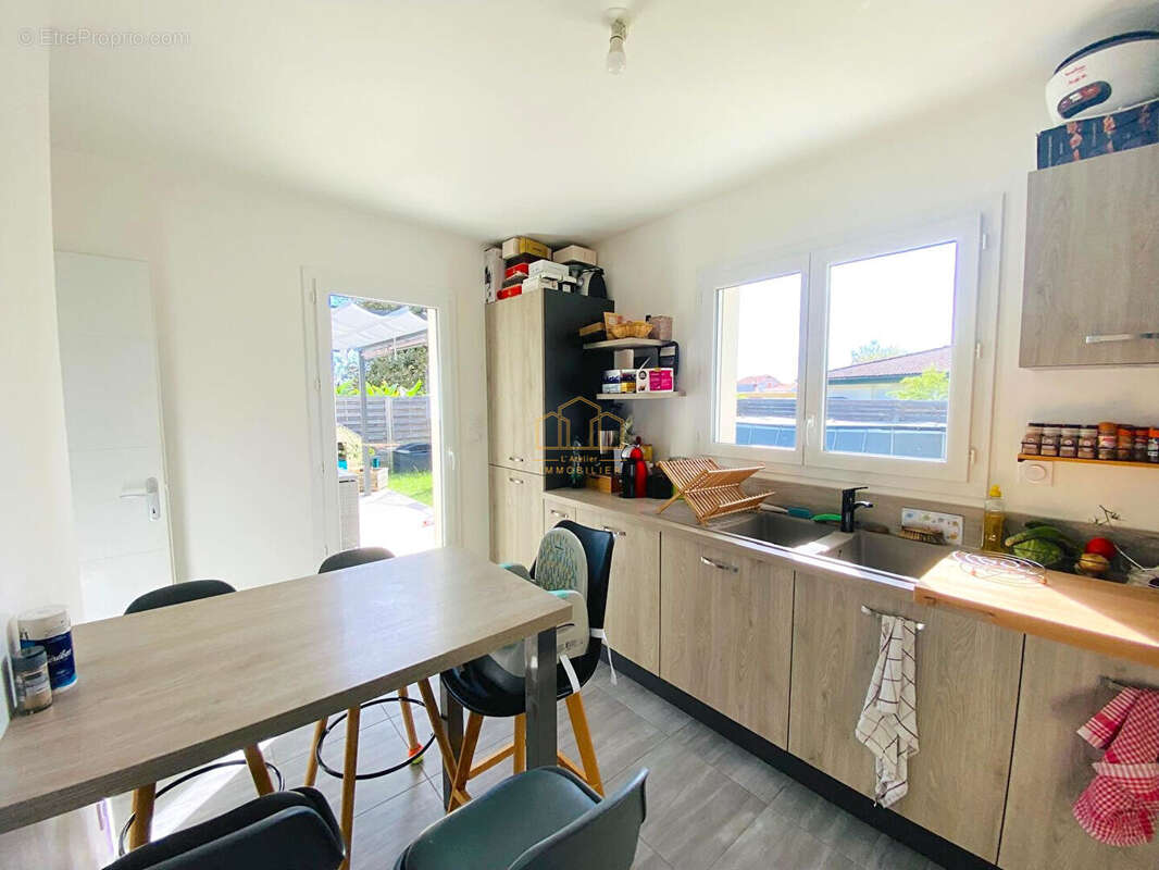 Maison à PARENTIS-EN-BORN