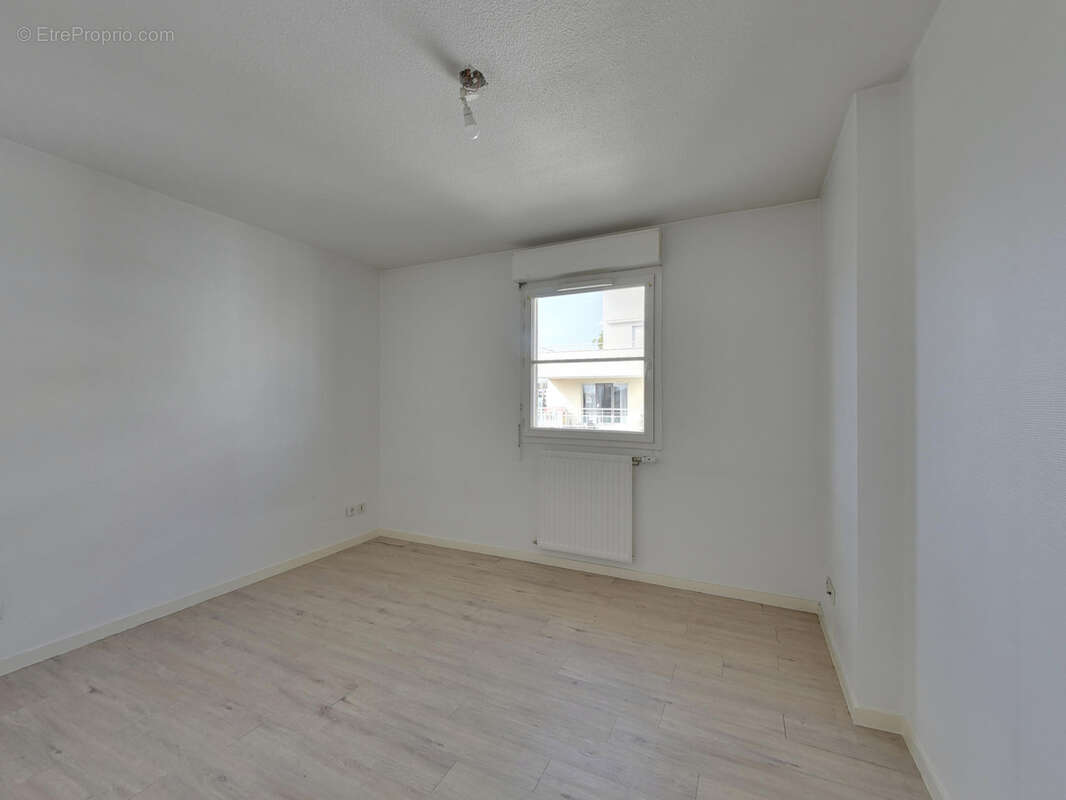 Vaste 4 pièces + cuisine de 82m2 traversant en étage élevé grenoble vigny-musset le panorama - photo 9