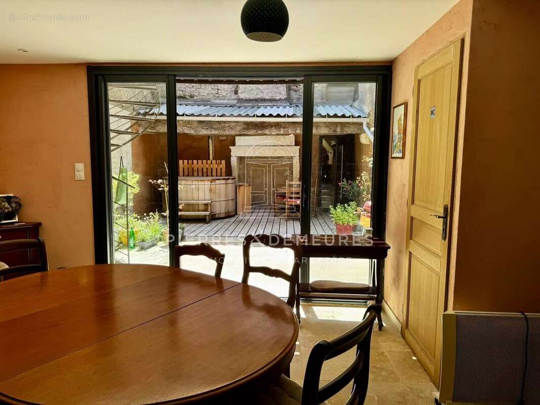 Maison de charme du XVIIe siècle avec 4 suites et bain nordique à La Charité-sur-Loire - photo 6