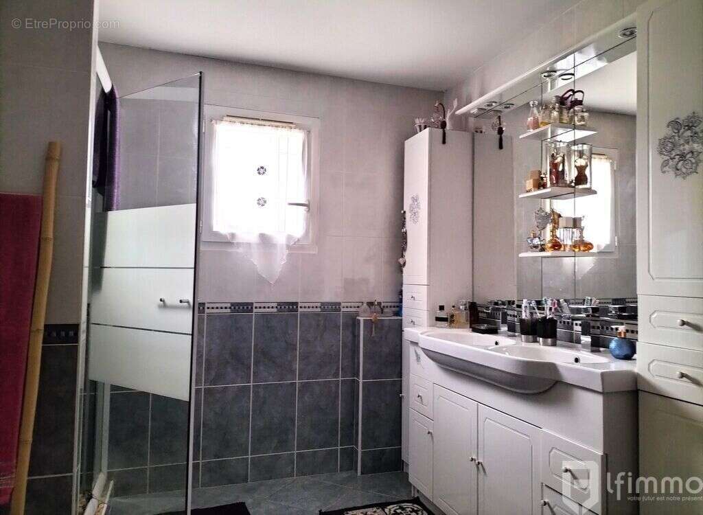 Maison à AMBES