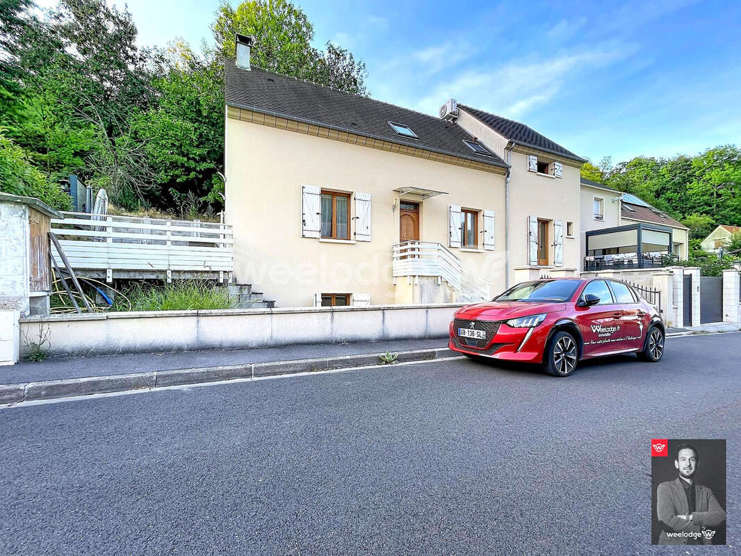Maison 160 m² à Jouy-Le-Moutier  - photo 4