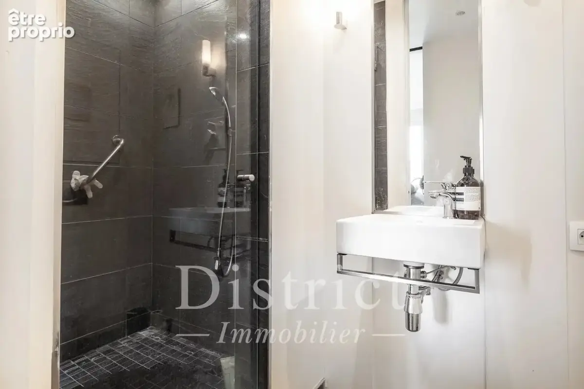 Marais-Ile Saint Louis. Appartement de 4 pièces de 86m² aux vues panoramiques. - photo 10