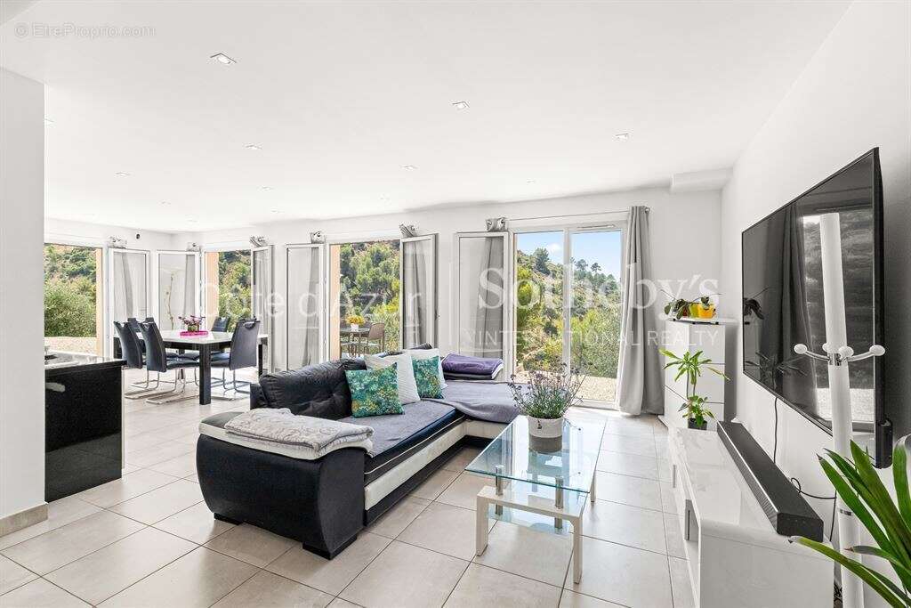 Aspremont, villa contemporaine de 110 m² dans un domaine privé avec vue dégagée sur les collines - photo 10